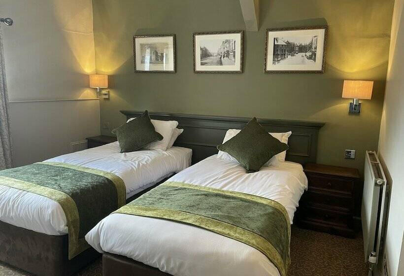 غرفة عائلية, Punch House Monmouth