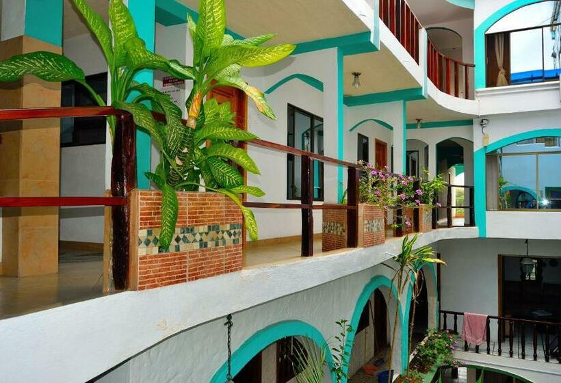 Четырехместный Номер Стандарт, Hostal Sir Francis Drake