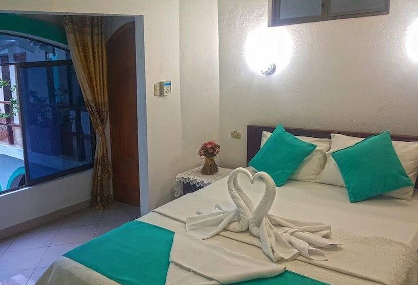 Номер Стандарт, Hostal Sir Francis Drake