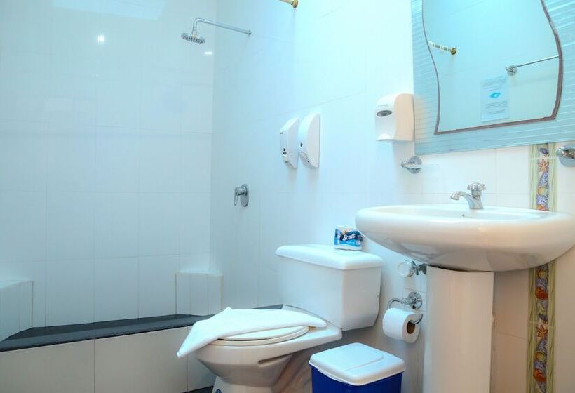 Трехместный Номер Superior, Hostal Sir Francis Drake