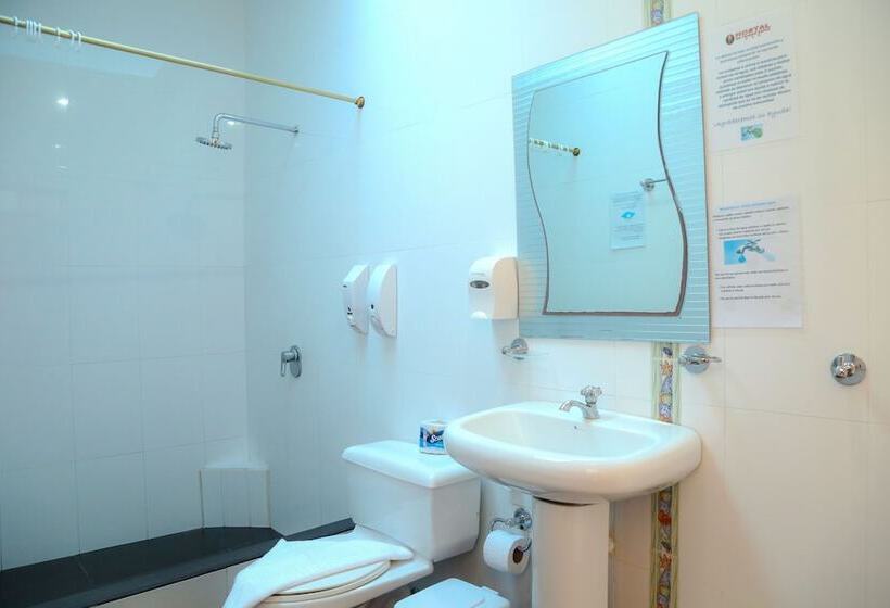 Номер Deluxe с Балконом, Hostal Sir Francis Drake