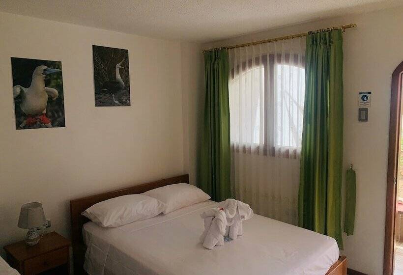 Номер Стандарт Трехместный, Hostal White House Galapagos