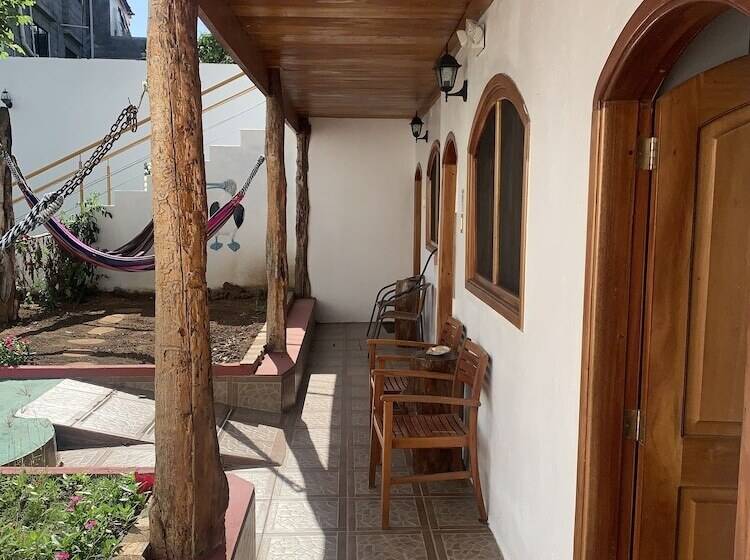 Номер Стандарт, Hostal White House Galapagos