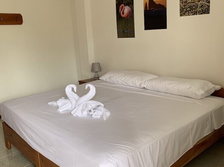 Номер Стандарт, Hostal White House Galapagos