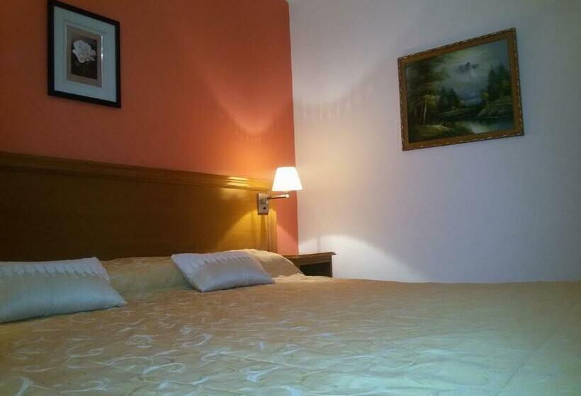 高级大房间, La Casona