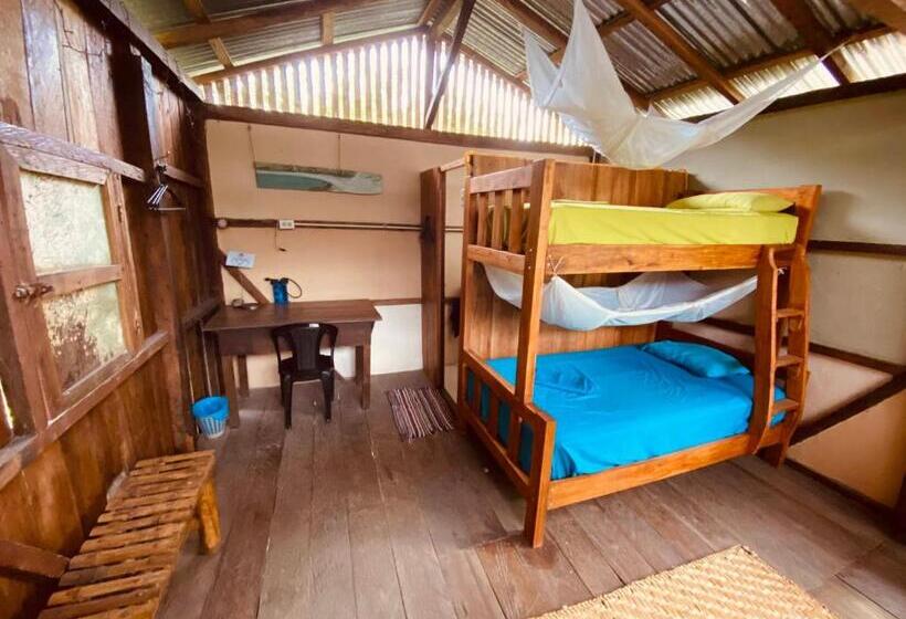Семейное Бунгало, The Mudhouse Hostel Mompiche