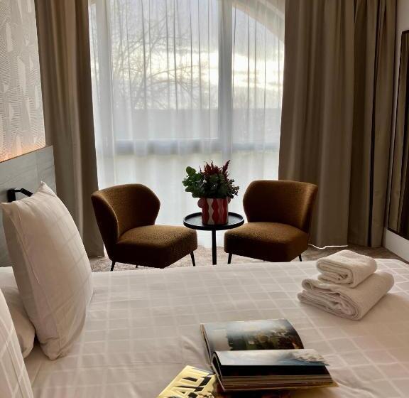 Номер Престиж, Dali Hôtel Montauban