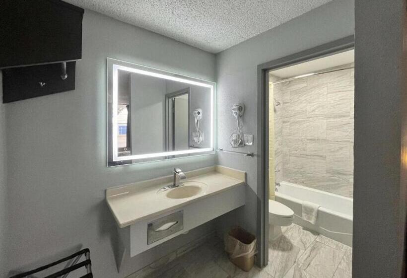 스탠다드 룸 킹사이즈 침대, Motel 6 Chickasha, Ok