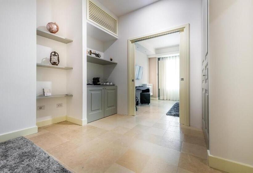 Президентский Люкс, Porta Reale