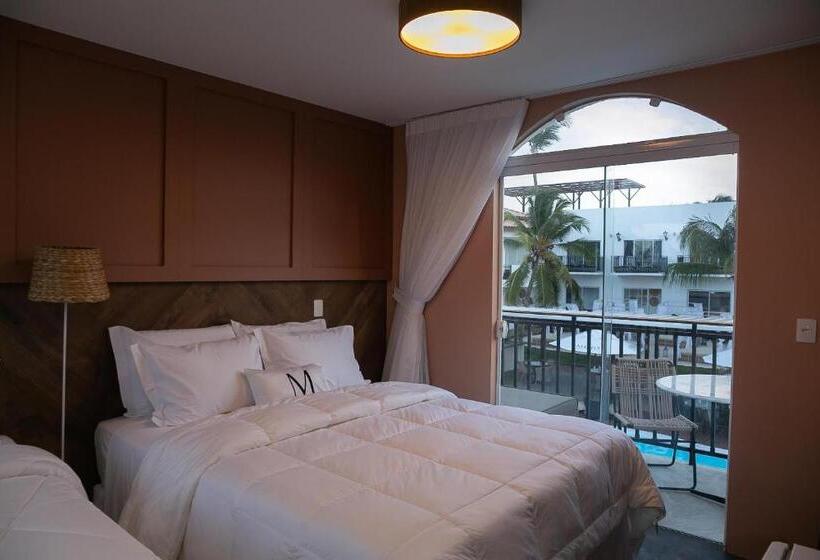 Трехместный Номер Стандарт с Балконом, Mero Hotel Boutique