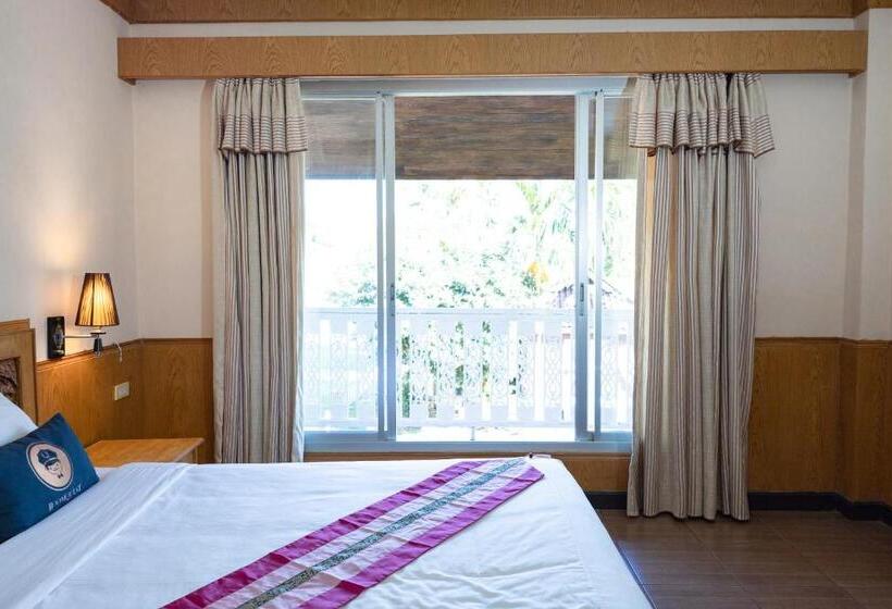 수피리어 룸, Roomquest Golden Triangle Premium Collection