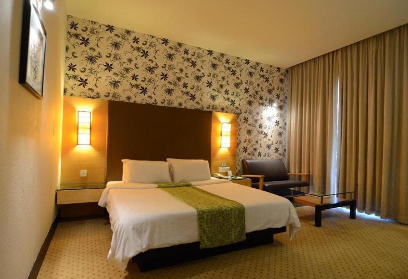 اتاق لوکس, Eastwood Valley Golf & Country Club