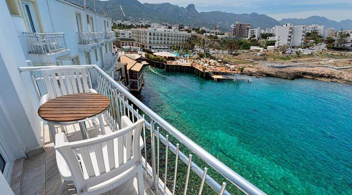 اتاق استاندارد با چشم‌انداز دریا, Dome Hotel & Casino At Central Kyrenia