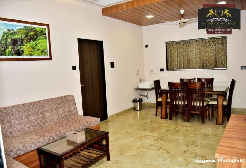 اتاق استاندارد سه نفره, Sahyadri Stud Farm And Resort