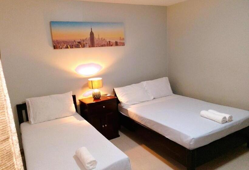 Трехместный Номер Классика, Felli`s Guest House