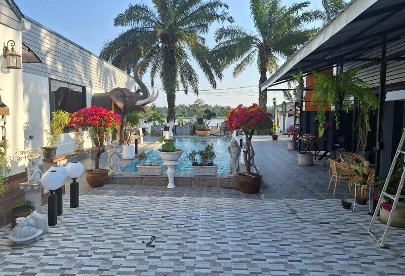 Номер Стандарт Вид на Бассейн, River Pool Villa