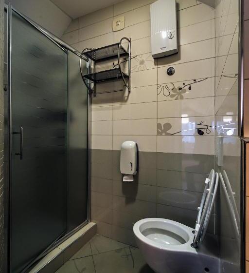 سوییت جونیور با بالکن, Sienna Apartments