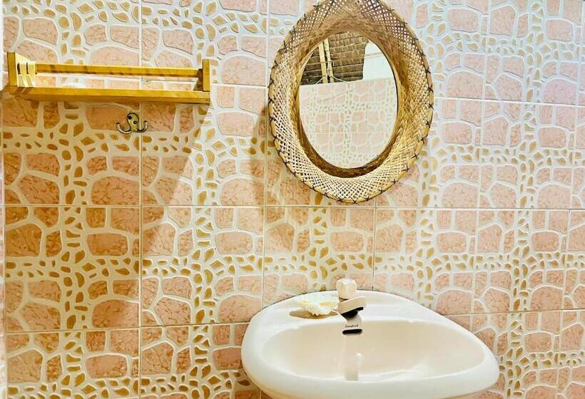 اتاق اکونومی, Boholala Hostel