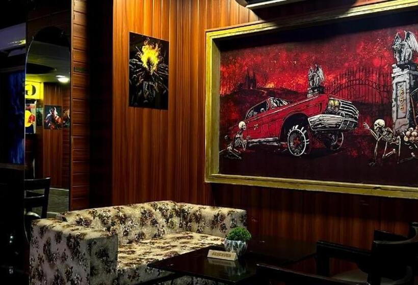 اتاق لوکس, Gvs 24 Club, Rooftop Cafe! Swimming Pool! Karaoke Music!