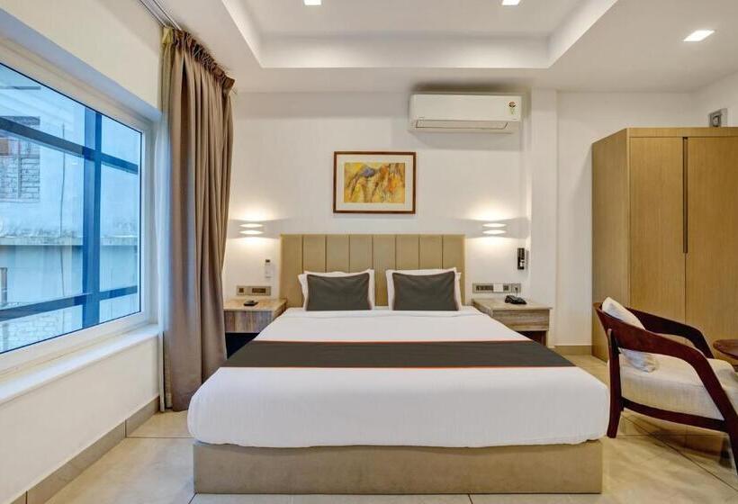 트리플 클래식 룸, Oyo Hotel Soorya