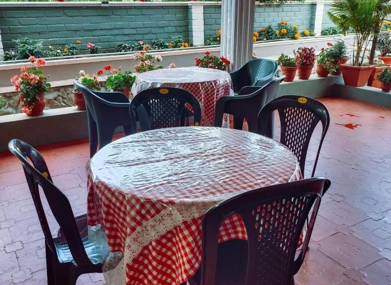 4间卧室的房子, Nivi Home Stay