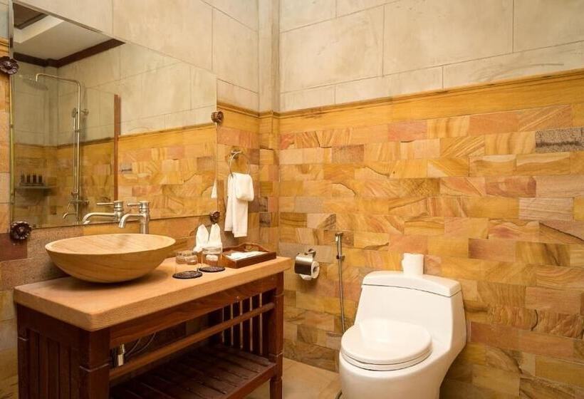 اتاق لوکس, Model Temple Resort & Spa