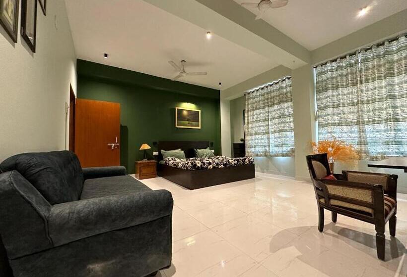 带大床的套房, Vama Homes