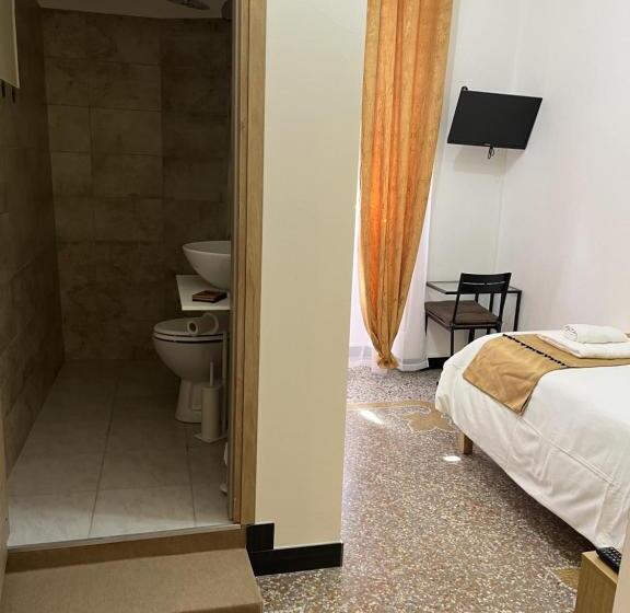 اتاق استاندارد یک نفره, Genova Gold Rooms