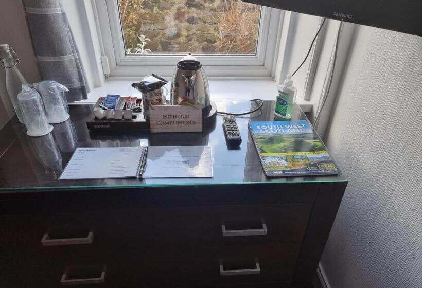 Кровать в Общей Комнате, St Leonards Guest House