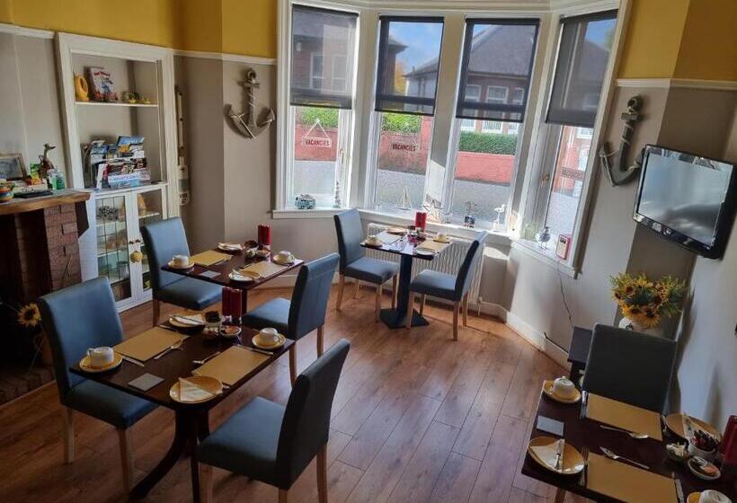 Кровать в Общей Комнате, St Leonards Guest House