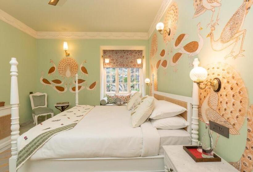 Standard Room, Laalee