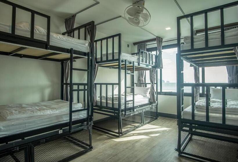 Кровать в Общей Комнате, Sea Beach Hostel & Club Aonang Beachfront