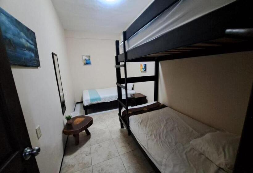 Семейный Номер, Hidden Jems Mahahual Hostel