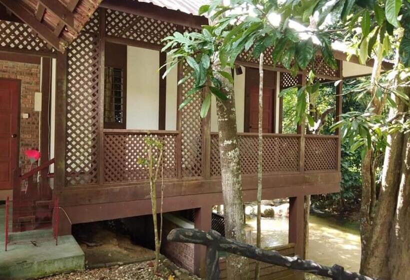 Трехместный Номер Классика, D Impiana Riverview Chalet # Lenggong