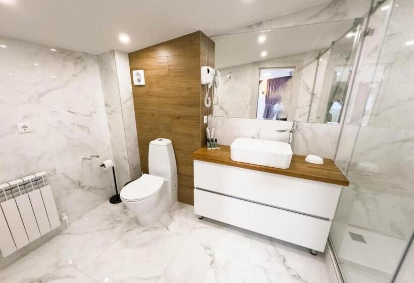 اتاق استاندارد سه نفره, Aisha Bibi Hotel & Spa Burabay