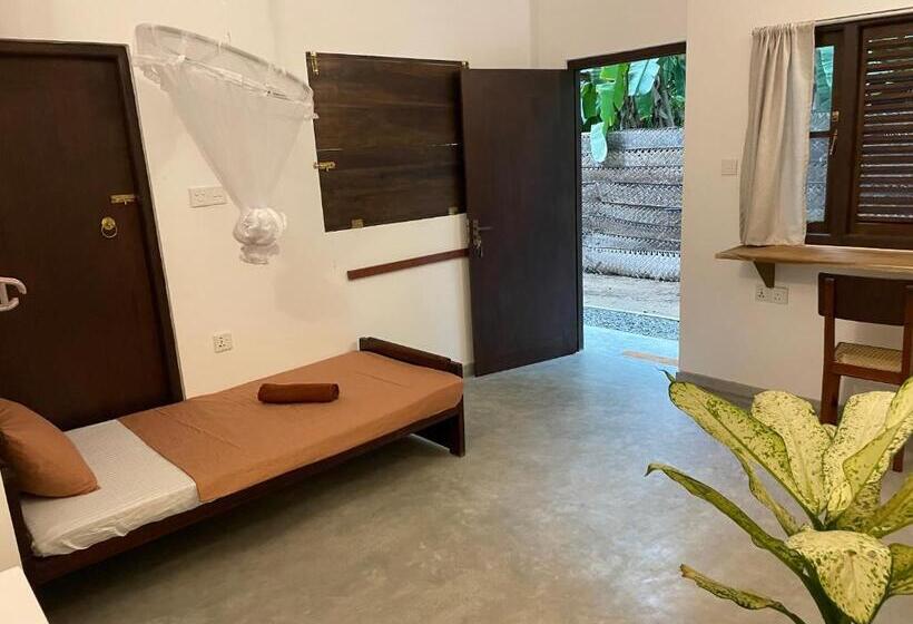 패밀리 룸 가든 전망, Surfside Madiha