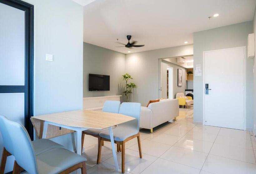 Семейное Студио, Zenstay Sdn Bhd