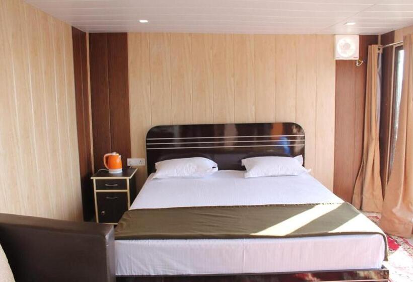 스탠다드 룸 산 전망, Rmbs Resort Pvt Ltd