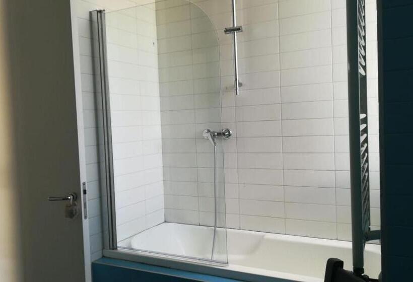 اتاق لوکس با بالکن, Charme Natural B&b