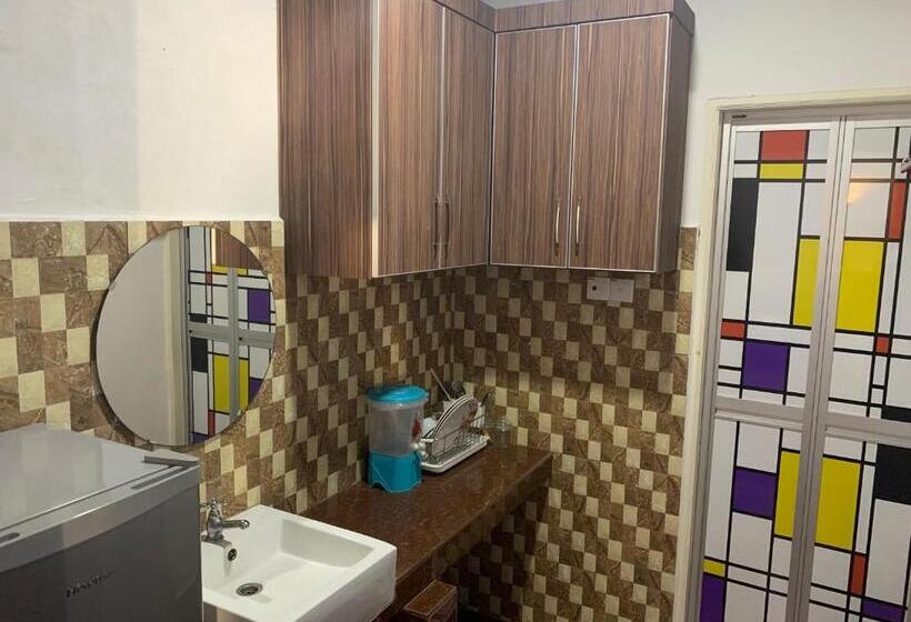 Семейный Номер, Wan Danisha Villa Inn