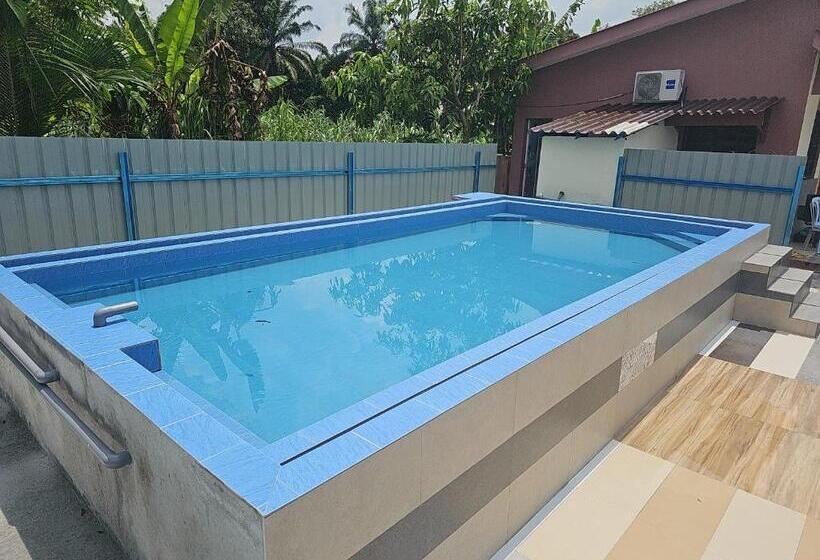 Дом 2 Спальни, Mri Residence   Homestay In Sg Buloh With Swimming Pool   No Pork&alcohol Allowed