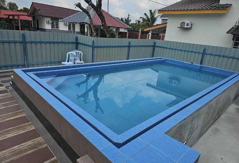 Дом 1 Спальня, Mri Residence   Homestay In Sg Buloh With Swimming Pool   No Pork&alcohol Allowed