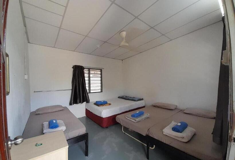 Семейный Номер, Tony’s Guesthouse At Teluk Bahang