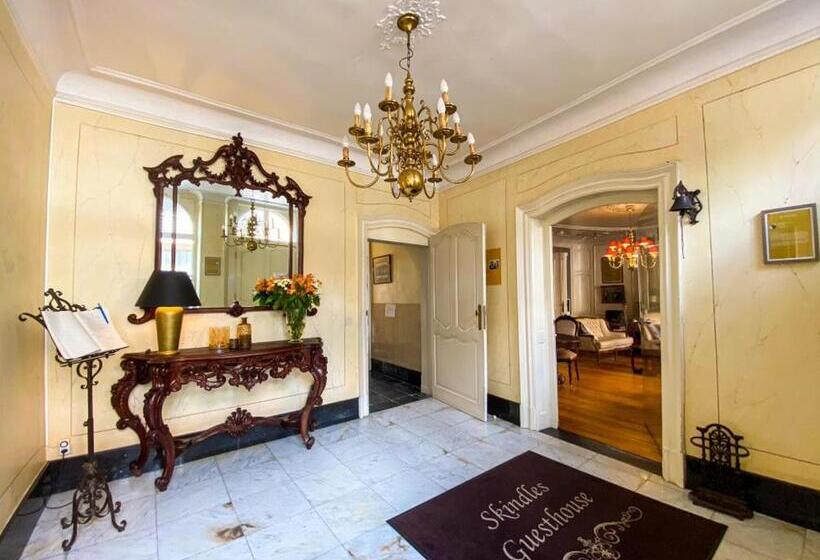 Апартаменты 1 Спальня, Skindles Guesthouse