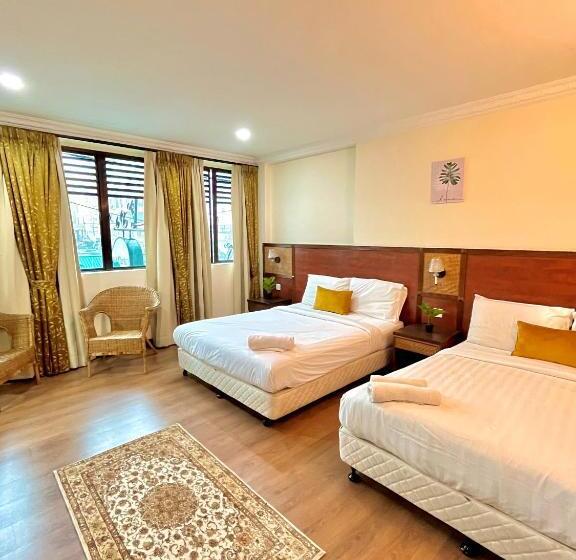 سوییت خانوادگی, Melur Inn
