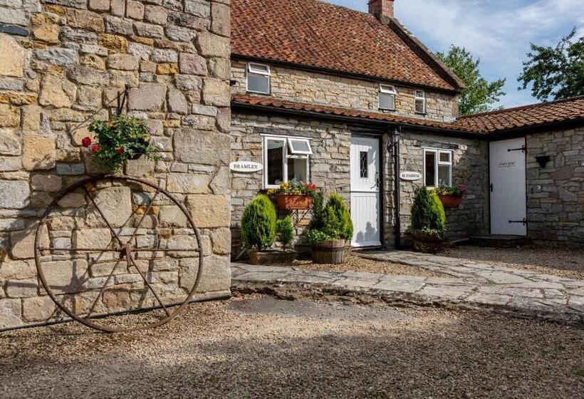 Дом 2 Спальни, Middlewick Holiday Cottages