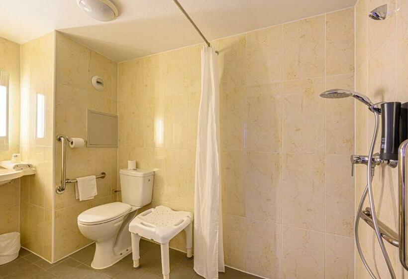 Номер Стандарт Адаптированный для Инвалидов, B&b Hotel Lorient Lanester