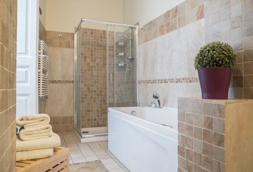 سوییت لوکس, Rossocorallo B&b