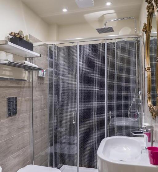 اتاق استاندارد چهار تخته, Rossocorallo B&b