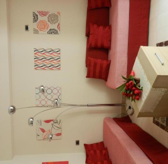 اتاق استاندارد سه نفره, Rossocorallo B&b